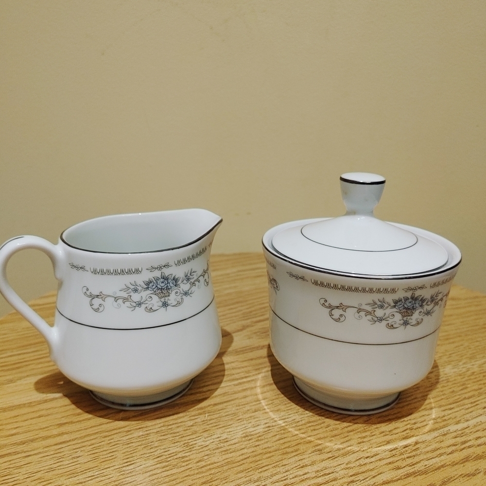 Creamer and Sugar Bowl & Lid by Diane Japan Fine Porcelain China‎